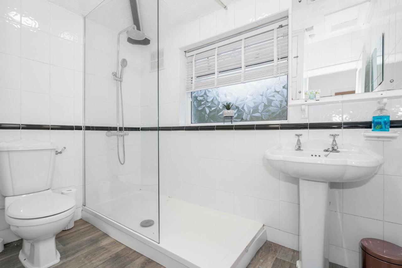 Large 4 Bedroom House - Top Rated - Off-Street Parking - Garden - Sleeps 9 - Contractors - Groups - Pool Table Northfield Eksteriør billede