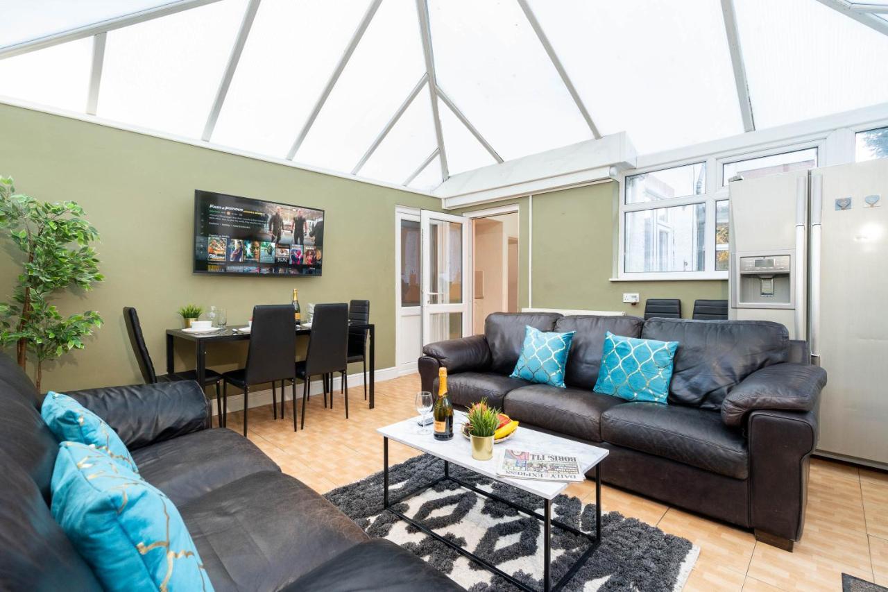 Large 4 Bedroom House - Top Rated - Off-Street Parking - Garden - Sleeps 9 - Contractors - Groups - Pool Table Northfield Eksteriør billede