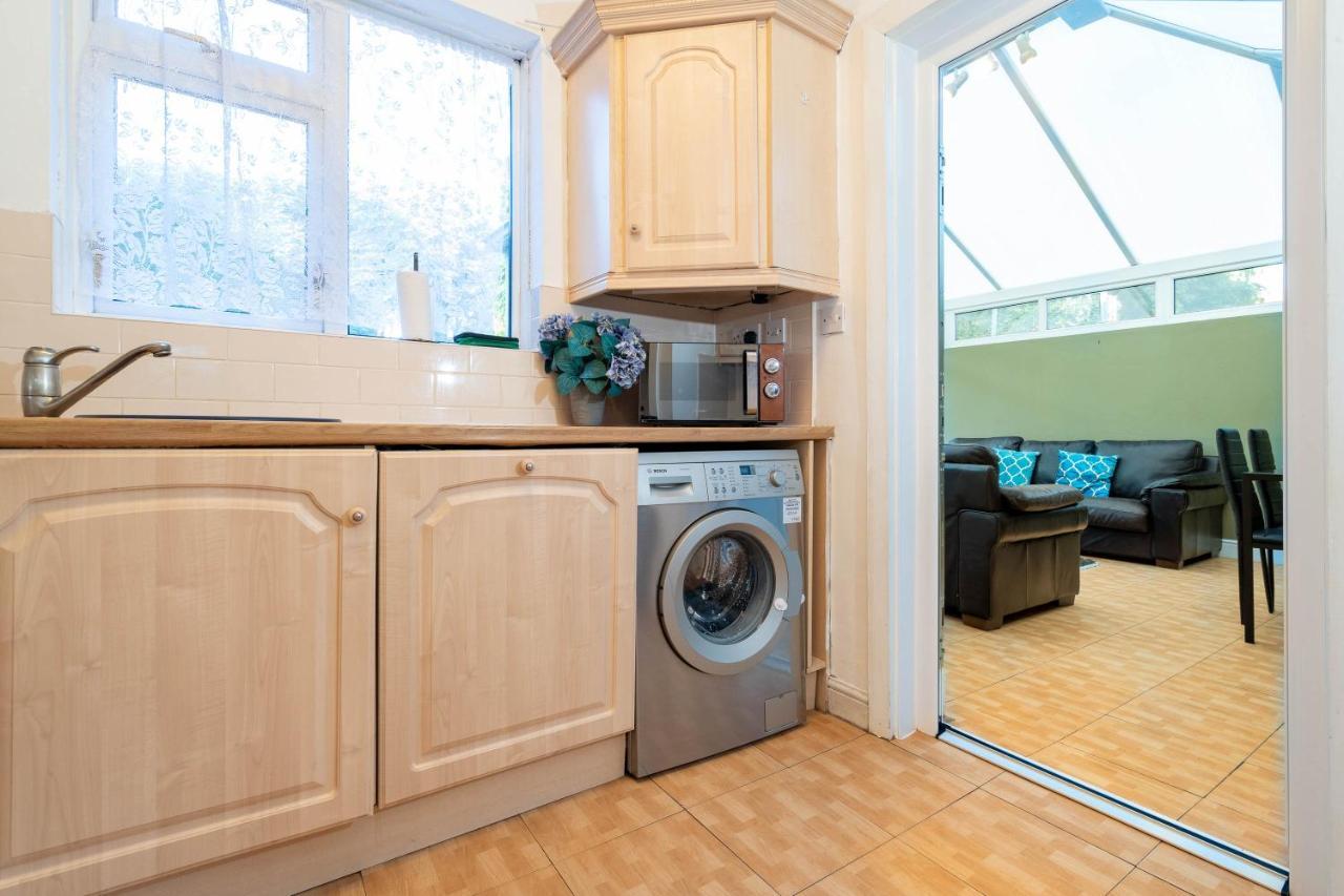 Large 4 Bedroom House - Top Rated - Off-Street Parking - Garden - Sleeps 9 - Contractors - Groups - Pool Table Northfield Eksteriør billede